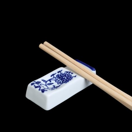 QHC 302 BESTECKBÄNKE Chop Stick Holder 8 x 3 cm ''Qing Hua Ci''