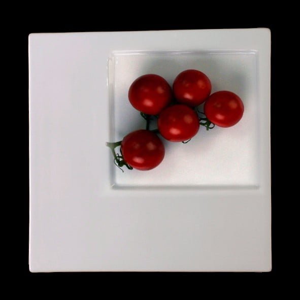 TR 308 PLATZTELLER Square plate ''Rondo'' with large cuboid