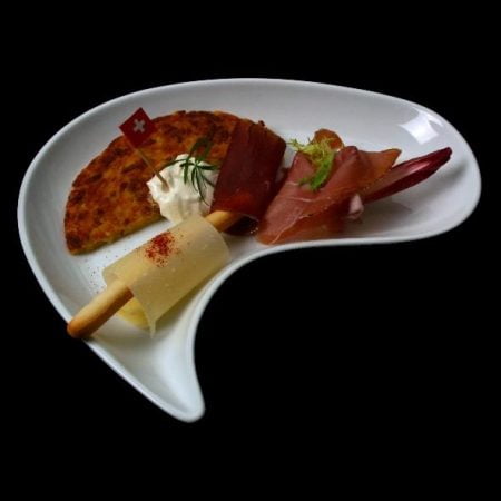 YY 021 SEGMENTTELLER Yin Yang plate 27 cm